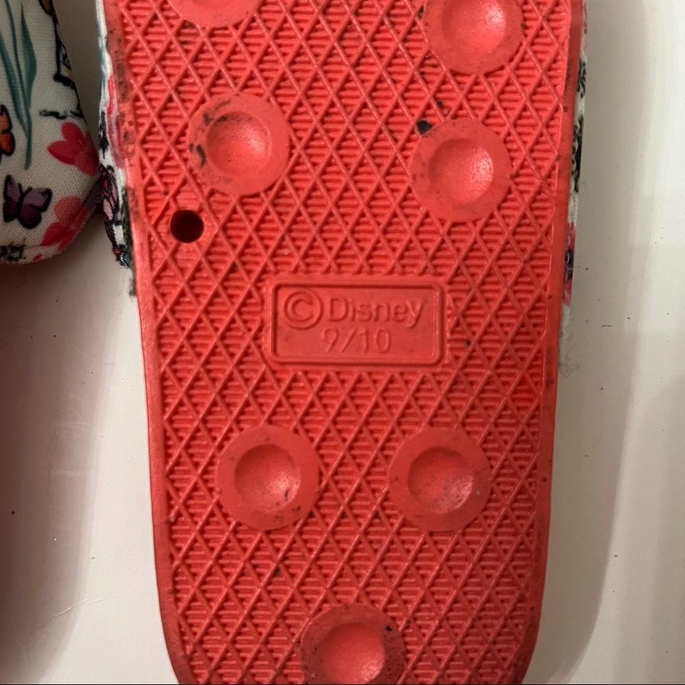 Used Disney Animators Collection Girls Slides - Size 9/10 - Picture 5 of 5